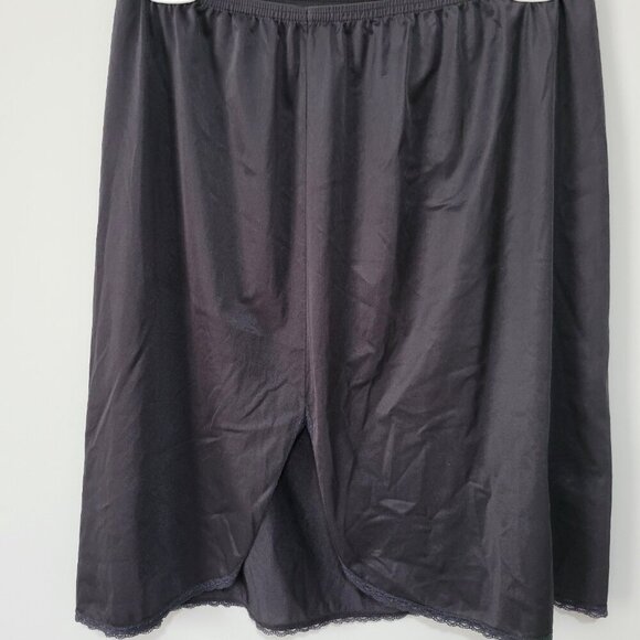 Vanity Fair Half Slip Size 20 L/42 Black Lace Trim Nylon Sexy Lingerie Back Slit - Picture 2 of 4